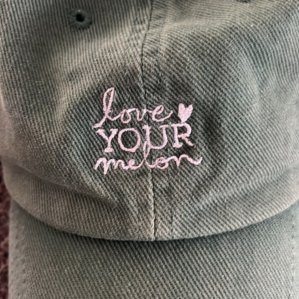 Green love your melon hat! - Picture 2 of 3